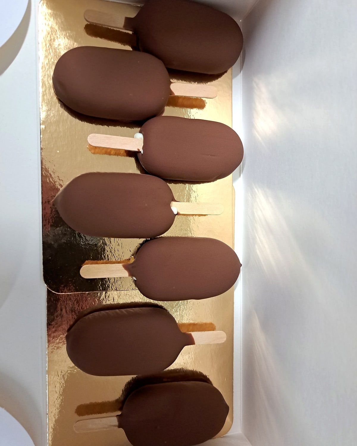 Bâtonnets glacés Froo enrobés de chocolat